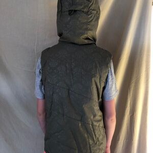 Puffy vest w/ hood